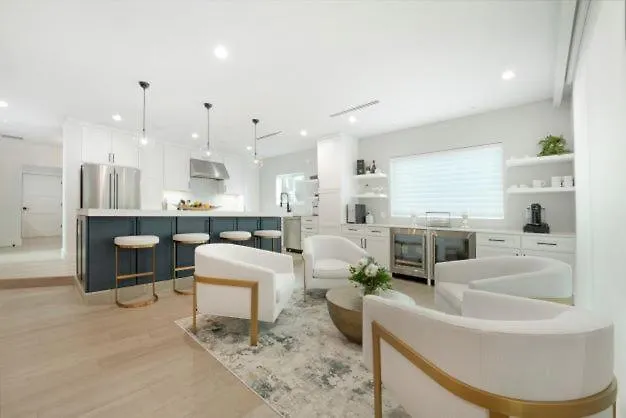 Resort Luxury Cayman Villas Driftwood Village