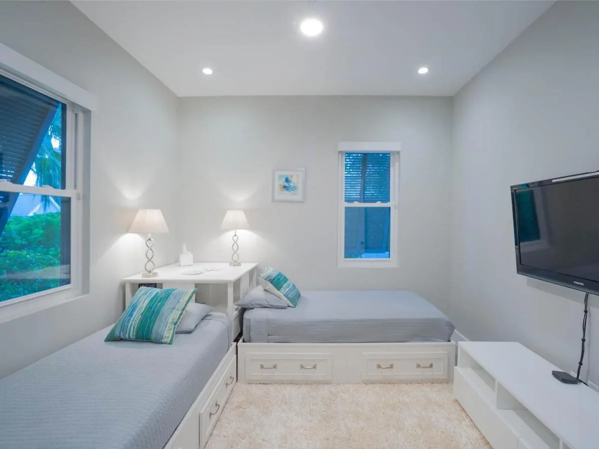 Luxury Cayman Villas Driftwood Village Cayman Islands