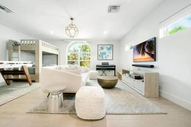 Luxury Cayman Villas Driftwood Village